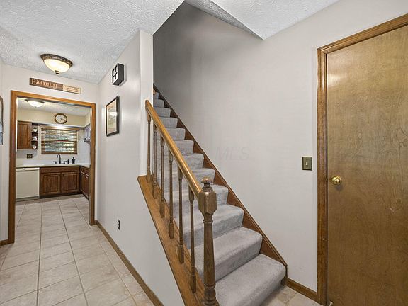 4th image of 636 Waybaugh Dr