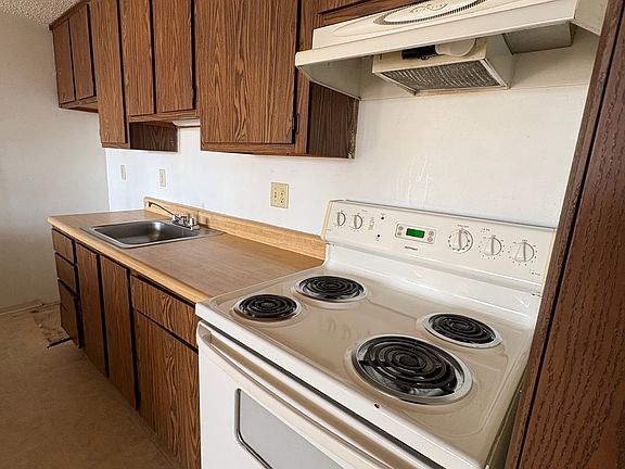 3rd image of 729A Poinsettia Ave #D