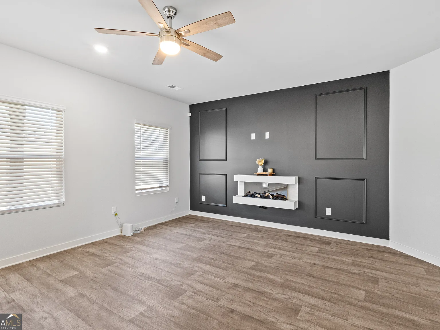 4 bed, 3.5 bath, 2860 sqft, $3,000 — Photo 2