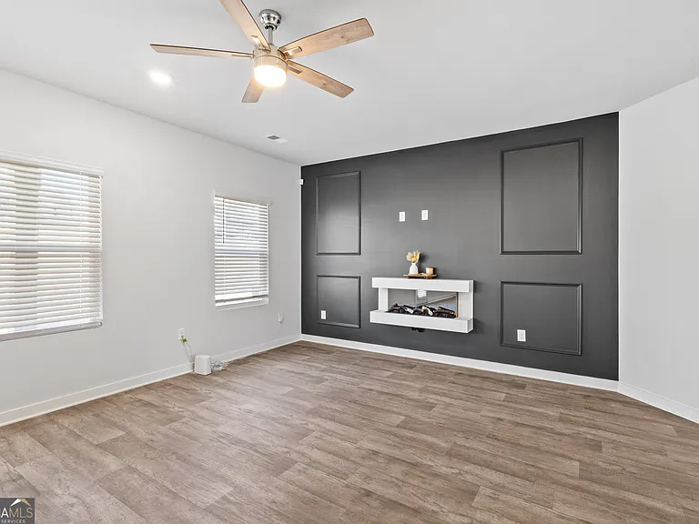583 Overlook Rd — Photo 2