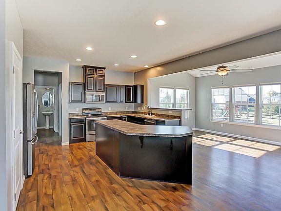 3rd image of 7573 Cherokee Ln