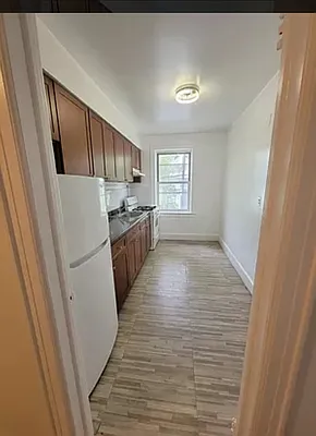 Rented by Metro Park Realty Inc | media 31