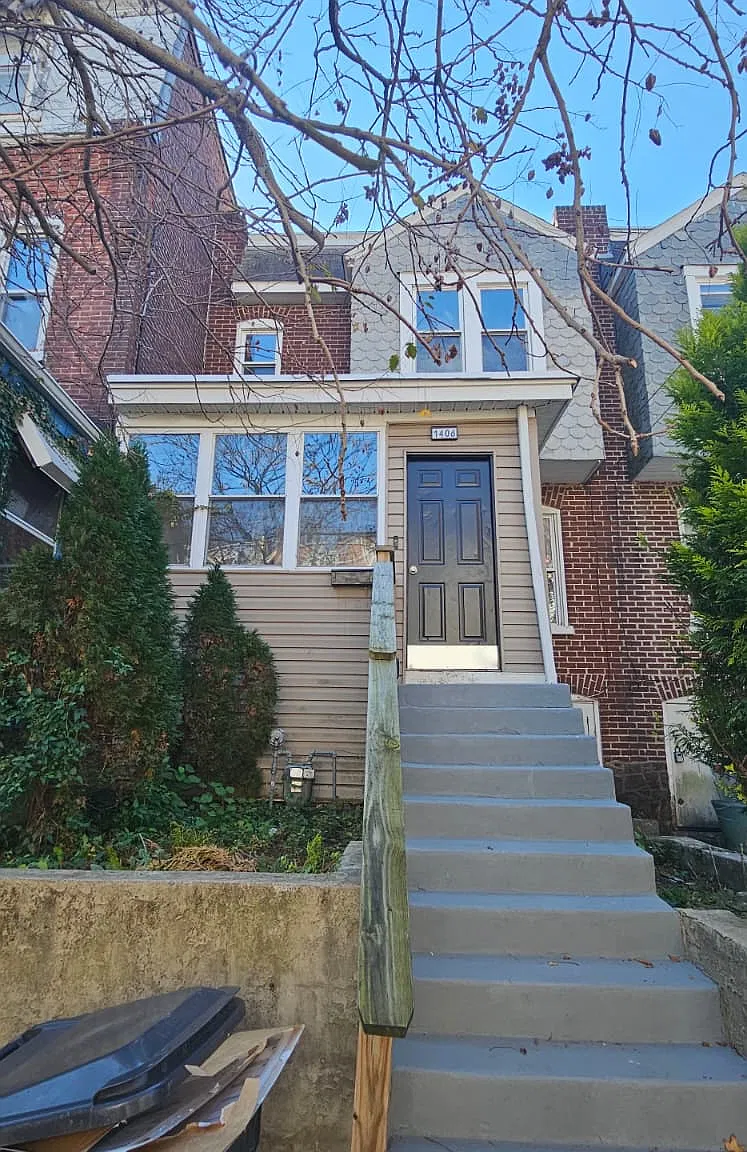 3 bed, 1.5 bath, 1400 sqft, $1,895 — Photo 1