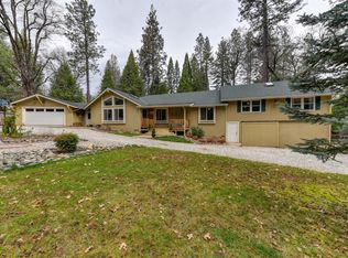 13692 Meadow View Dr, Grass Valley, CA 95945
