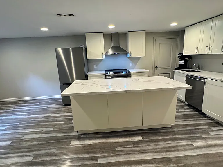 54 Hewson Cres #BASEMENT — Photo 11