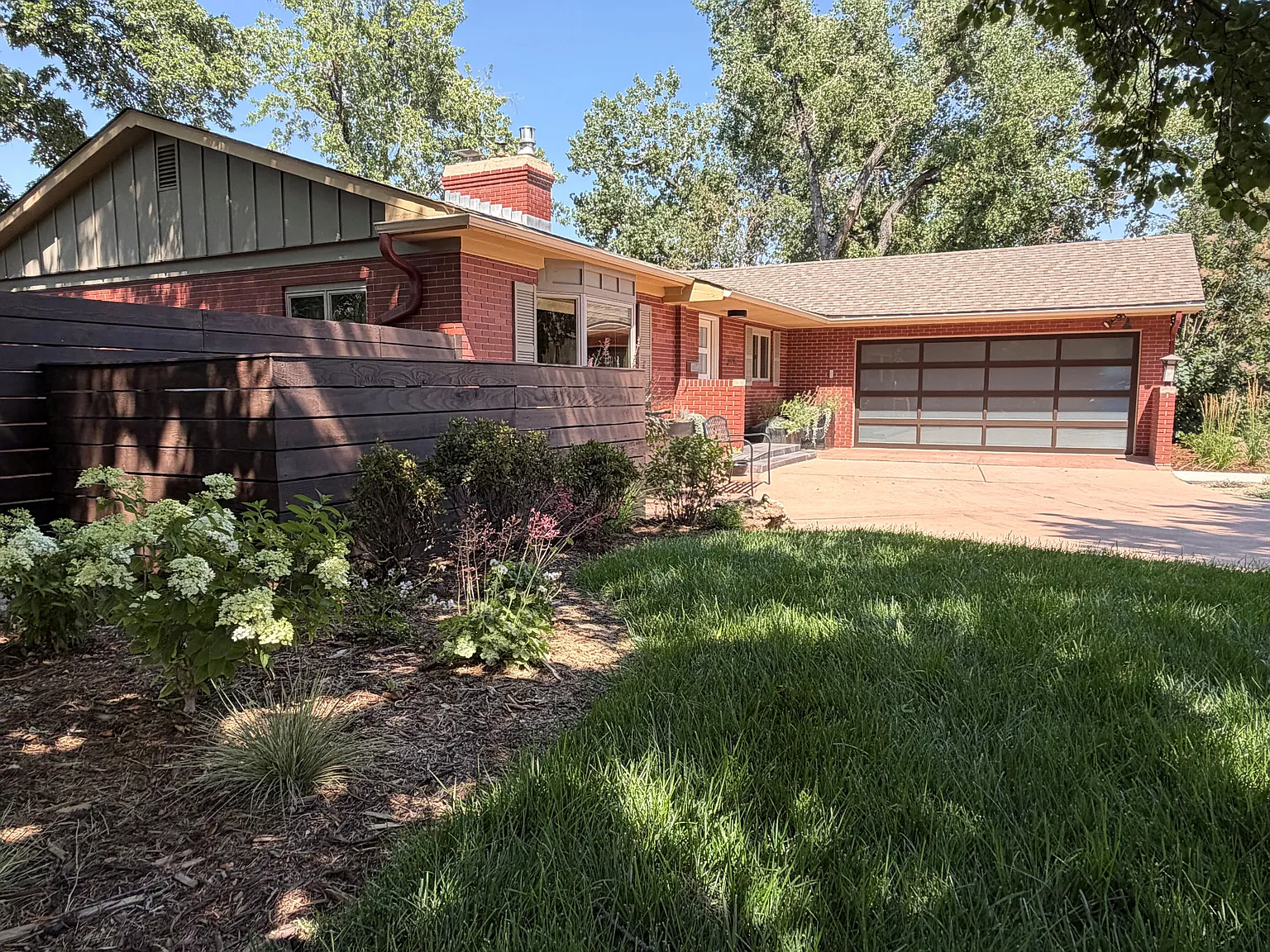 4 bed, 2352 sqft, $5,495 — Photo 1