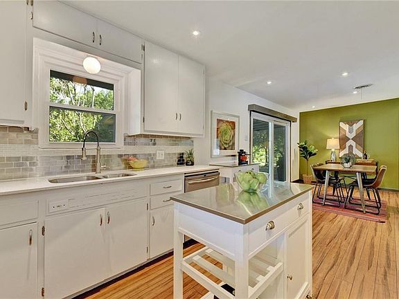 4th image of 2302 Trafalgar Dr