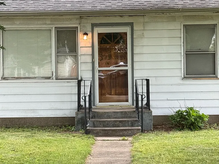 2901 S 5th St — Photo 1