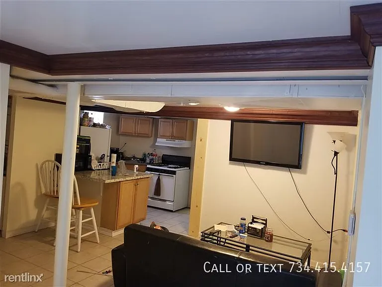 707 S Division St #1 — Photo 3