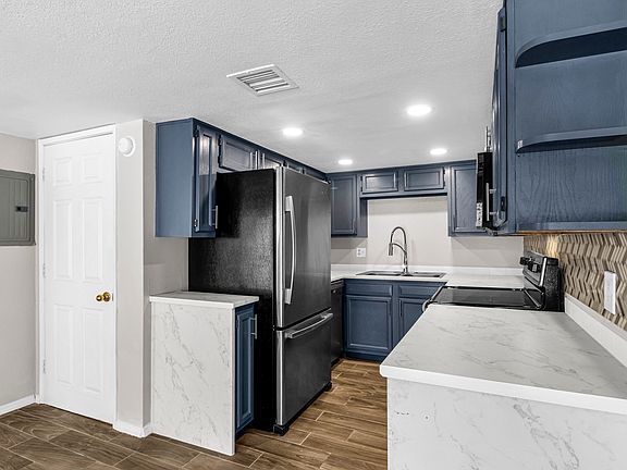 4th image of 1828 W Tuckey Ln