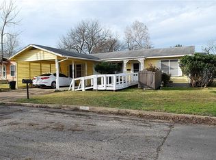 702 Otis St, Taylor, TX 76574