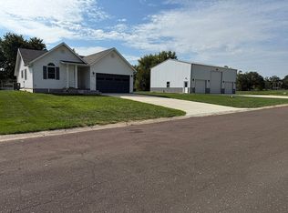 1816 Saint Joseph St, Trenton, MO 64683