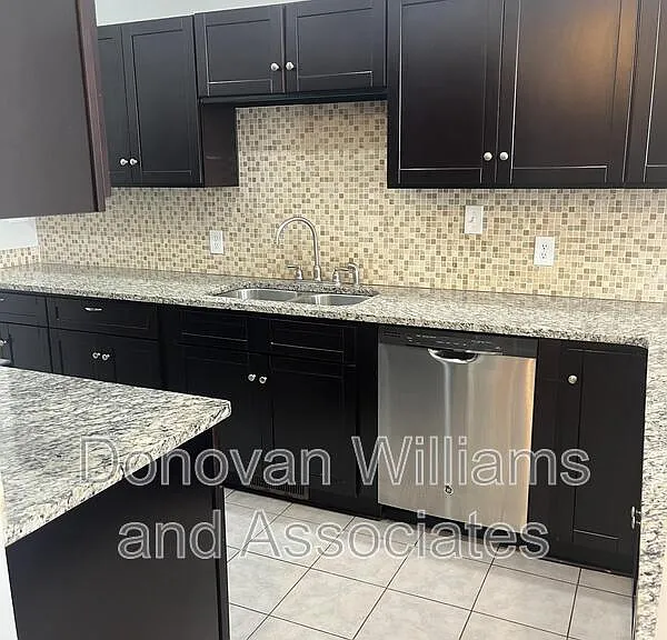 135 E Wilson Ave #E — Photo 6