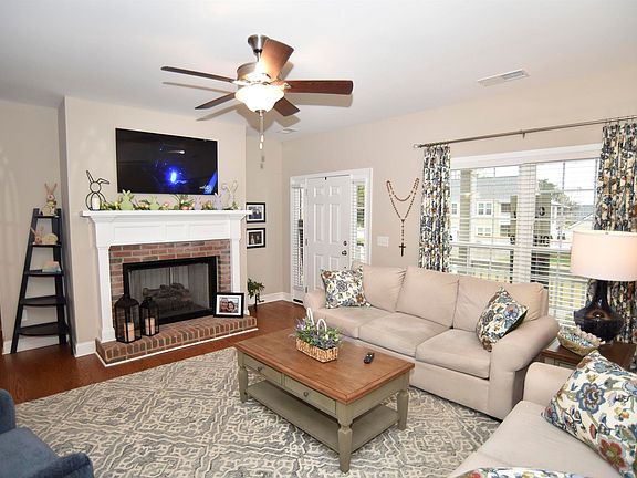 2nd image of 202 Roscoe Dr