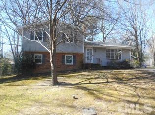 908 Sussex Ln, Cary, NC 27511