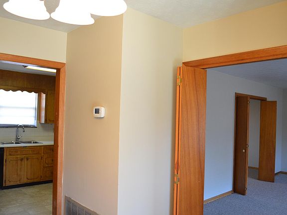 3rd image of 433 Karla Dr