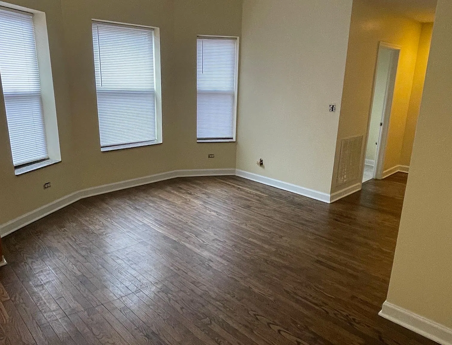 3 bed, 1400 sqft, $1,775 — Photo 2
