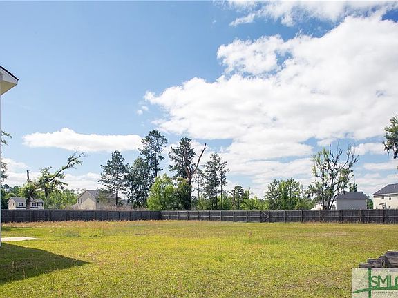 3rd image of 407 Mustang Ln NE