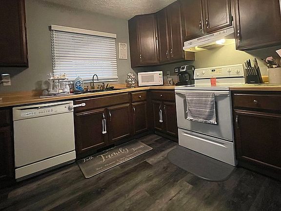 5th image of 335 Robin Cir