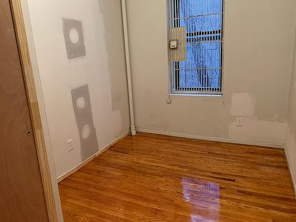 2nd image of 162 E 85th St APT 1R