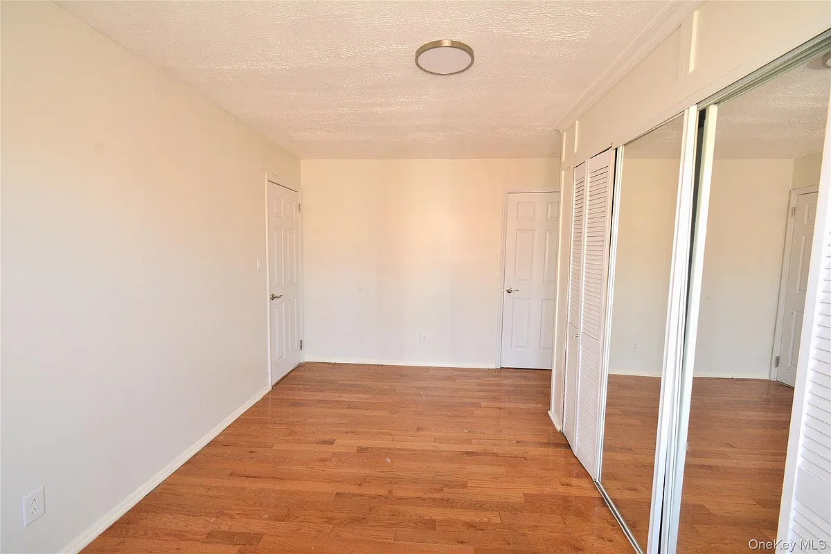 Building Photo - 1510 Beach 12 St #2