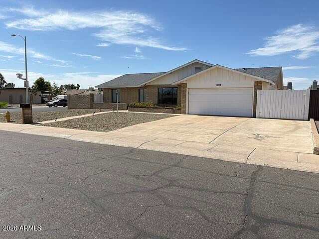 1st image of 3244 W YUCCA Street