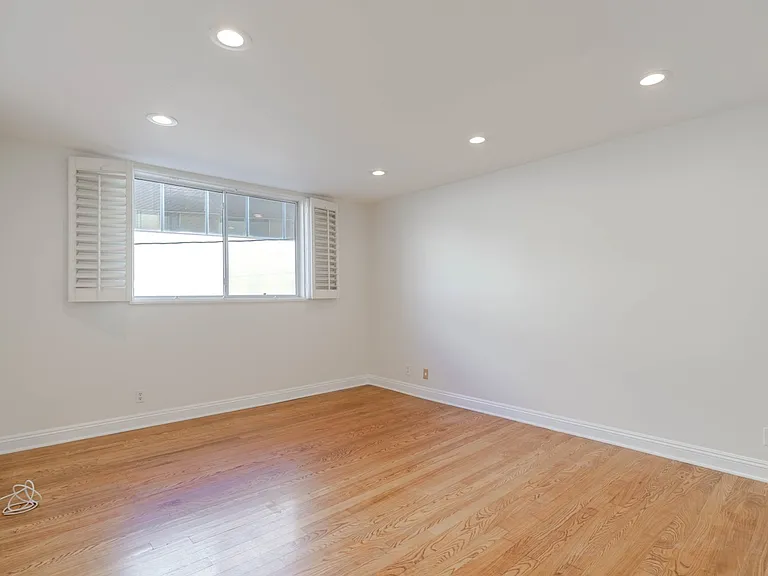 14141 Dickens St #211 — Photo 16