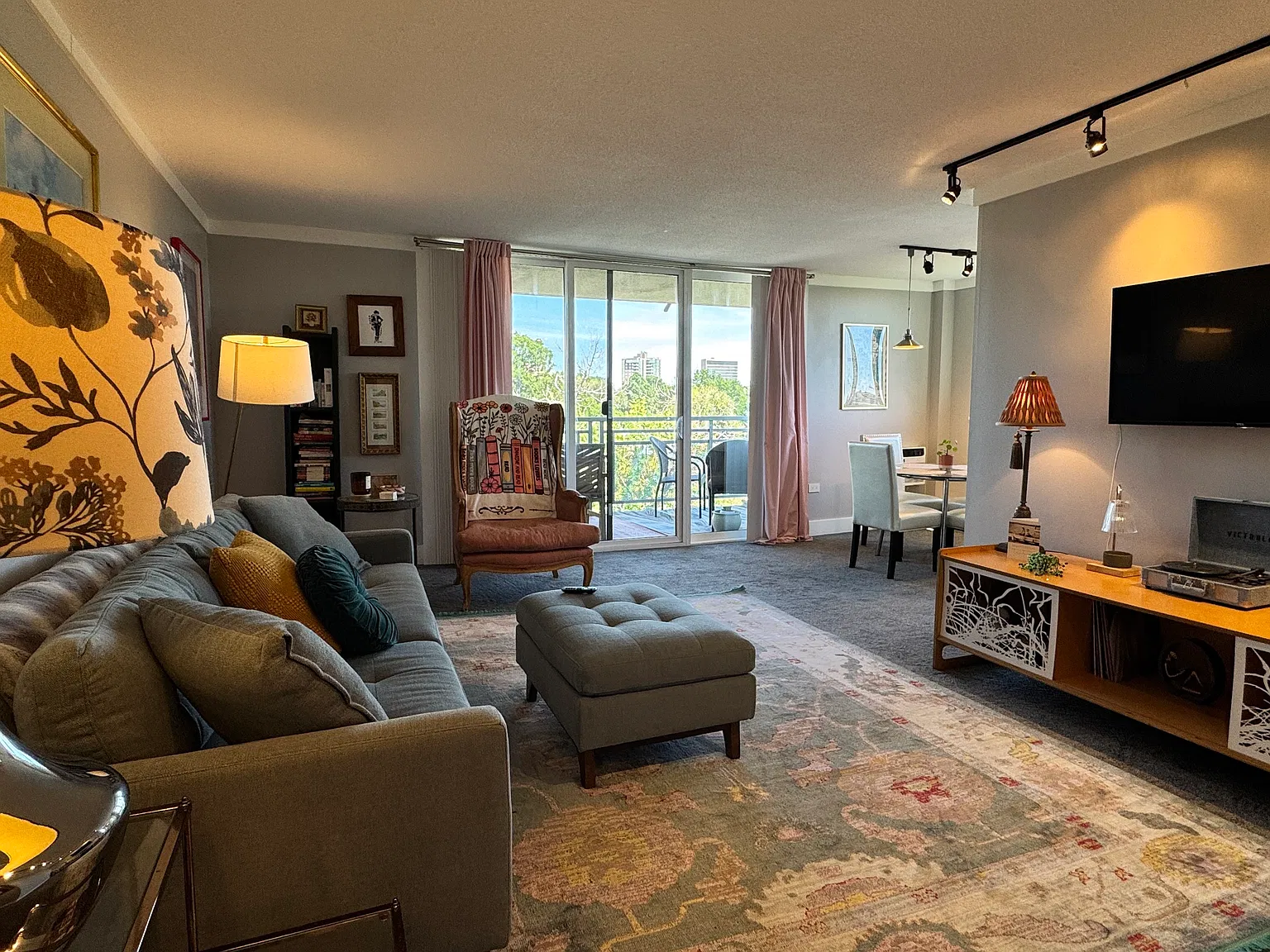 1 bed, 714 sqft, $1,950 — Photo 4
