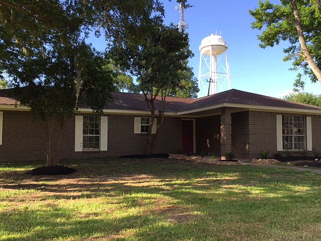 1st image of 202 San Saba St