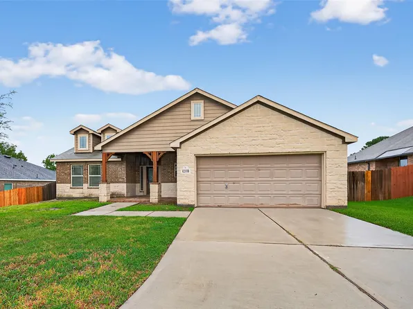 12370 Lake Conroe Hills Dr, Willis, TX 77318