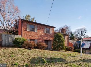 4612 9th St S, Arlington, VA 22204