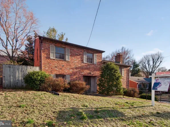 4612 9th St S, Arlington, VA 22204