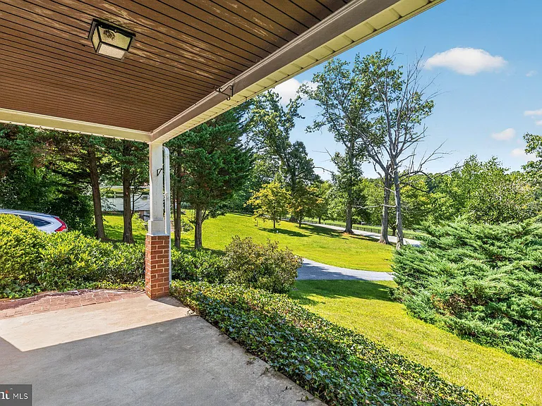1527 Cold Bottom Rd — Photo 4