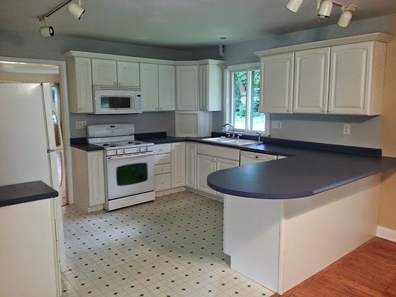 3rd image of 202 Knollwood Dr