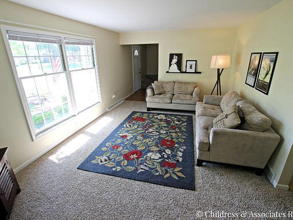 5th image of 6100 Meadowlark St NE
