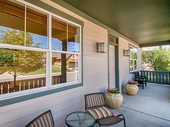 3rd image of 2834 Crater Lake Ln