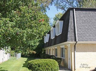 211 Glenlake Dr APT A, Glen Carbon, IL 62034