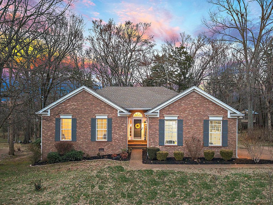 1st image of 215 Norfolk Ln