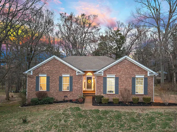 215 Norfolk Ln, Nolensville, TN 37135