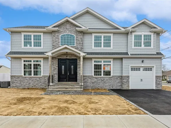 2626 Kampfe, North Bellmore, NY 11710