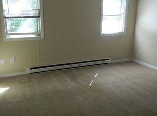2 Manchester Ct, Yarmouth, ME 04096