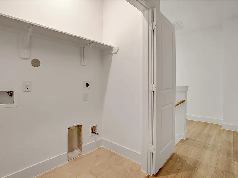 9604 Burden St — Photo 18