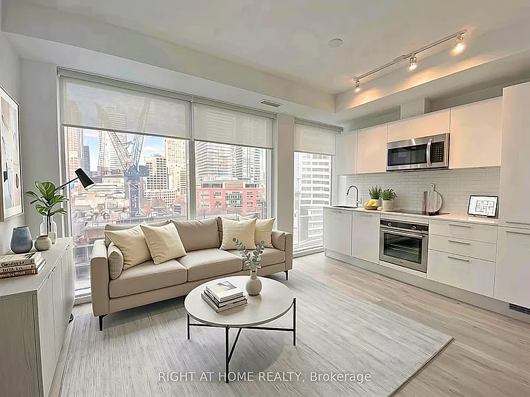 3 Gloucester St #901 — Photo 39