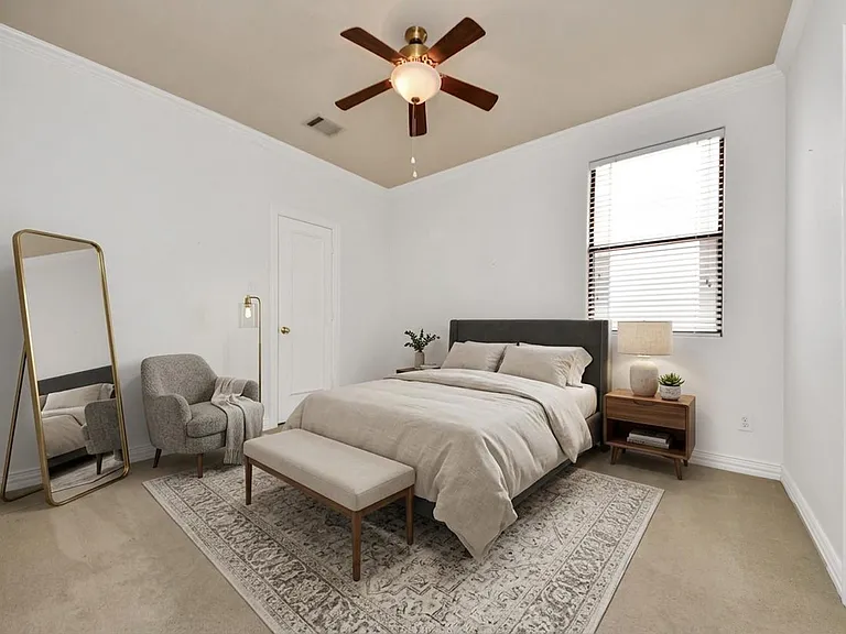 605 W Polk St #B — Photo 36