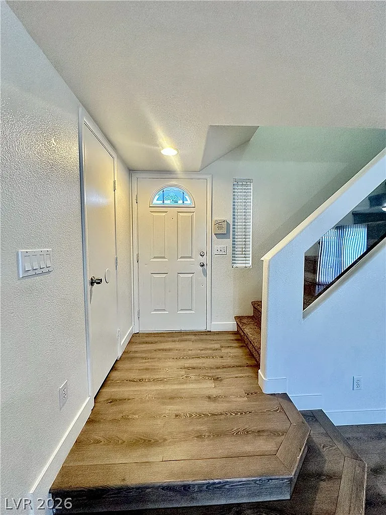 4 bed, 2.5 bath, 1520 sqft, $1,875 — Photo 2