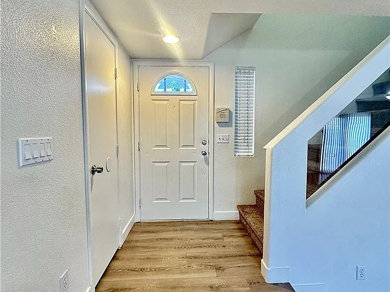 10232 Grecian Laurel Ct — Photo 2
