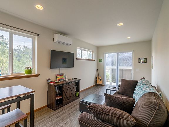 3rd image of 4101 Stonecrest Ct #4123-B