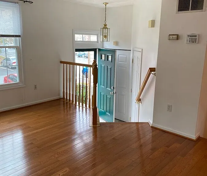 899 Chestnutview Ct — Photo 4