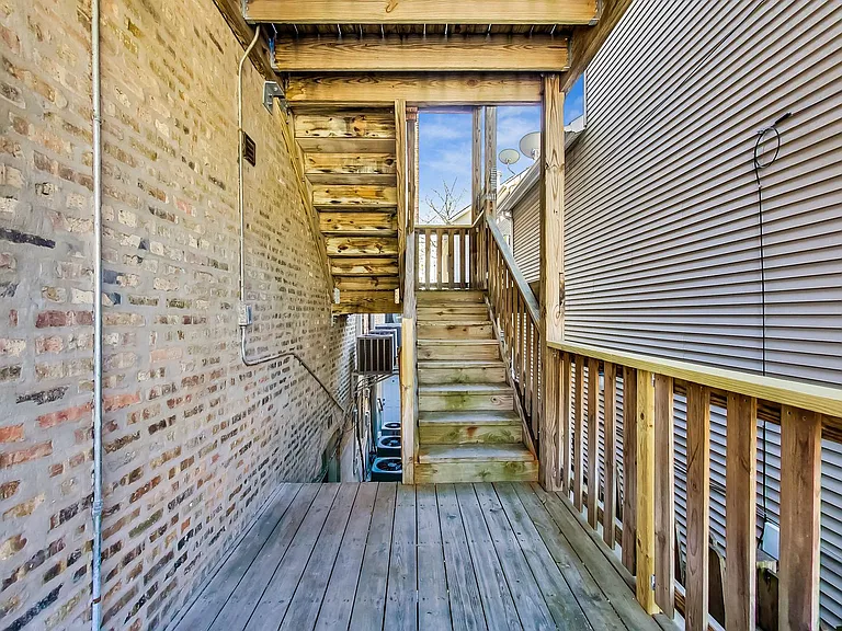 1914 W Crystal St #2R — Photo 15