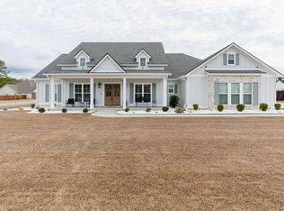 7301 Shadow Creek Dr, Hahira, GA 31632